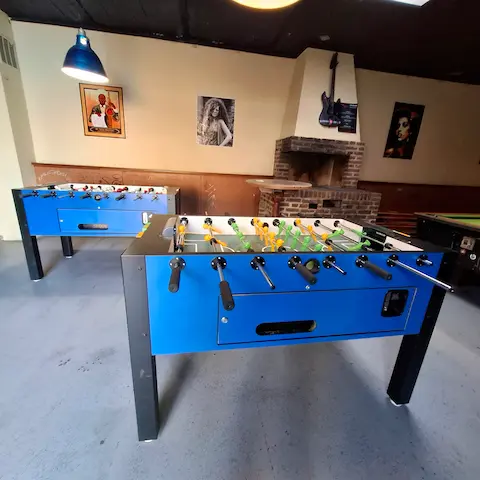 Zwei Leonhart-Tischfußballtische in der Bar Sowiso Ocean in Aachen